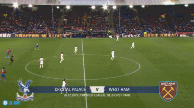 TA：因现代足球重视边路与攻防转换，菱形中场阵型已几乎绝迹（TA：现代足球强调边路与攻防转换，菱形中场已几乎消失）