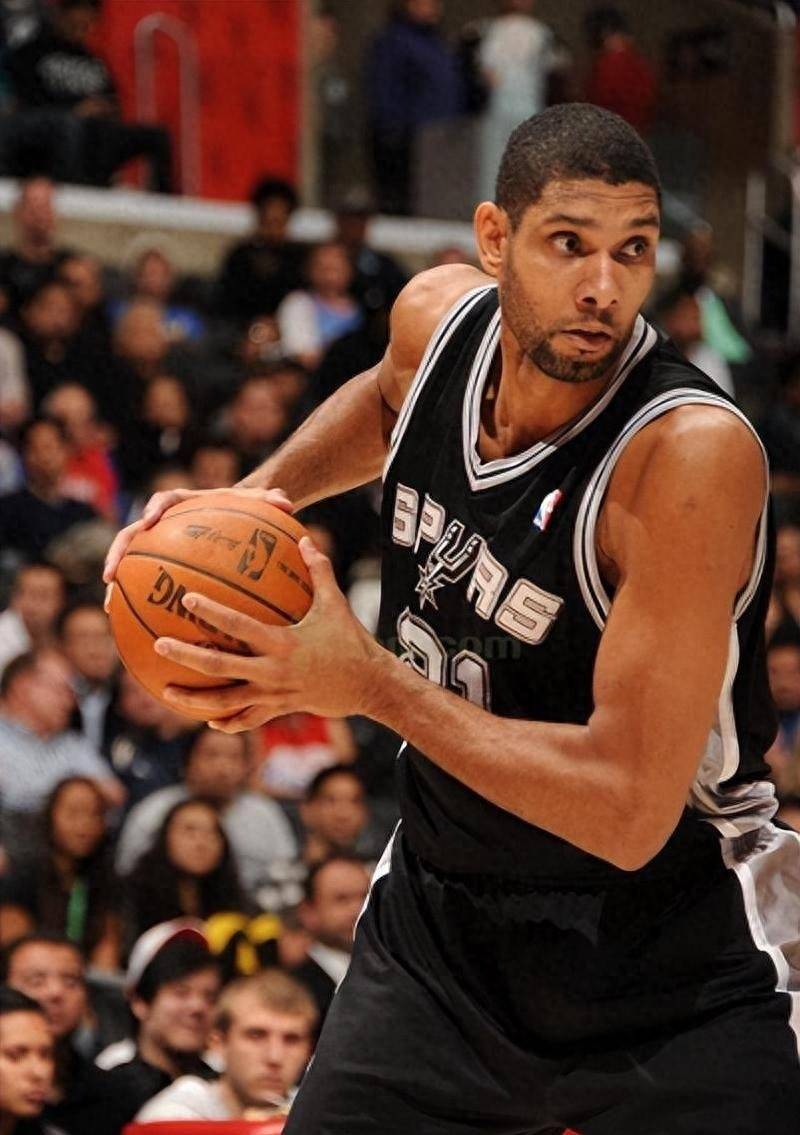 意大利11月名单：多纳鲁马领衔，里奇、斯卡马卡、早安哥回归（意大利公布11月大名单：多纳鲁马领军，里奇、斯卡马卡与早安哥再度入选）