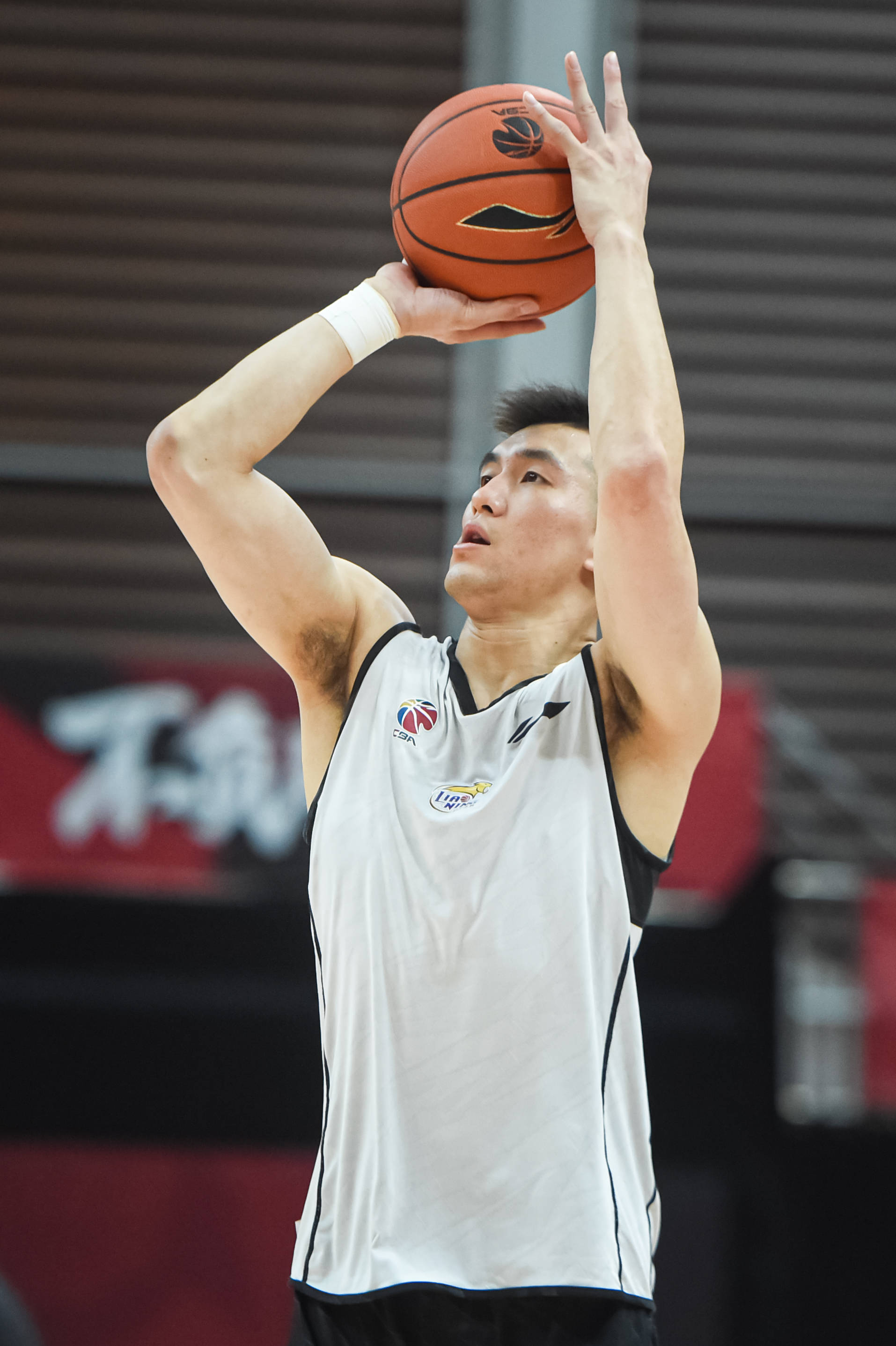 马德兴：武汉女足马不停蹄参赛是一种伤害，足协应协调好各种赛程（马德兴：武汉女足连轴转参赛易致伤害，足协应统筹各项赛程）