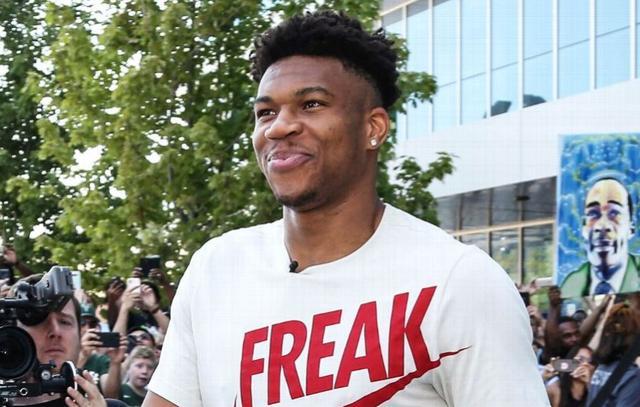 维金斯17+6手刃旧主，热巴全能鲍威尔14中10，热火力克残阵勇士（维金斯17+6斩旧主，阿德巴约全面开花、鲍威尔14投10中，热火击退残阵勇士）