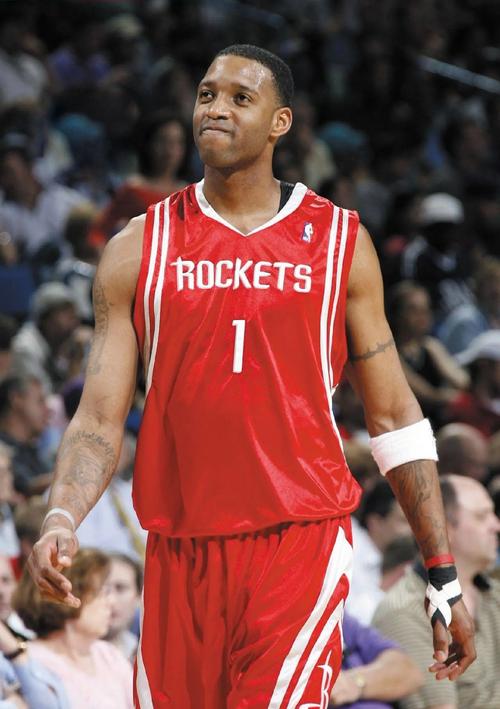 喀麦隆非洲杯大名单：姆伯莫领衔，巴索戈在列，奥纳纳无缘（喀麦隆非洲杯阵容公布：姆伯莫领衔，巴索戈入选，奥纳纳落选）