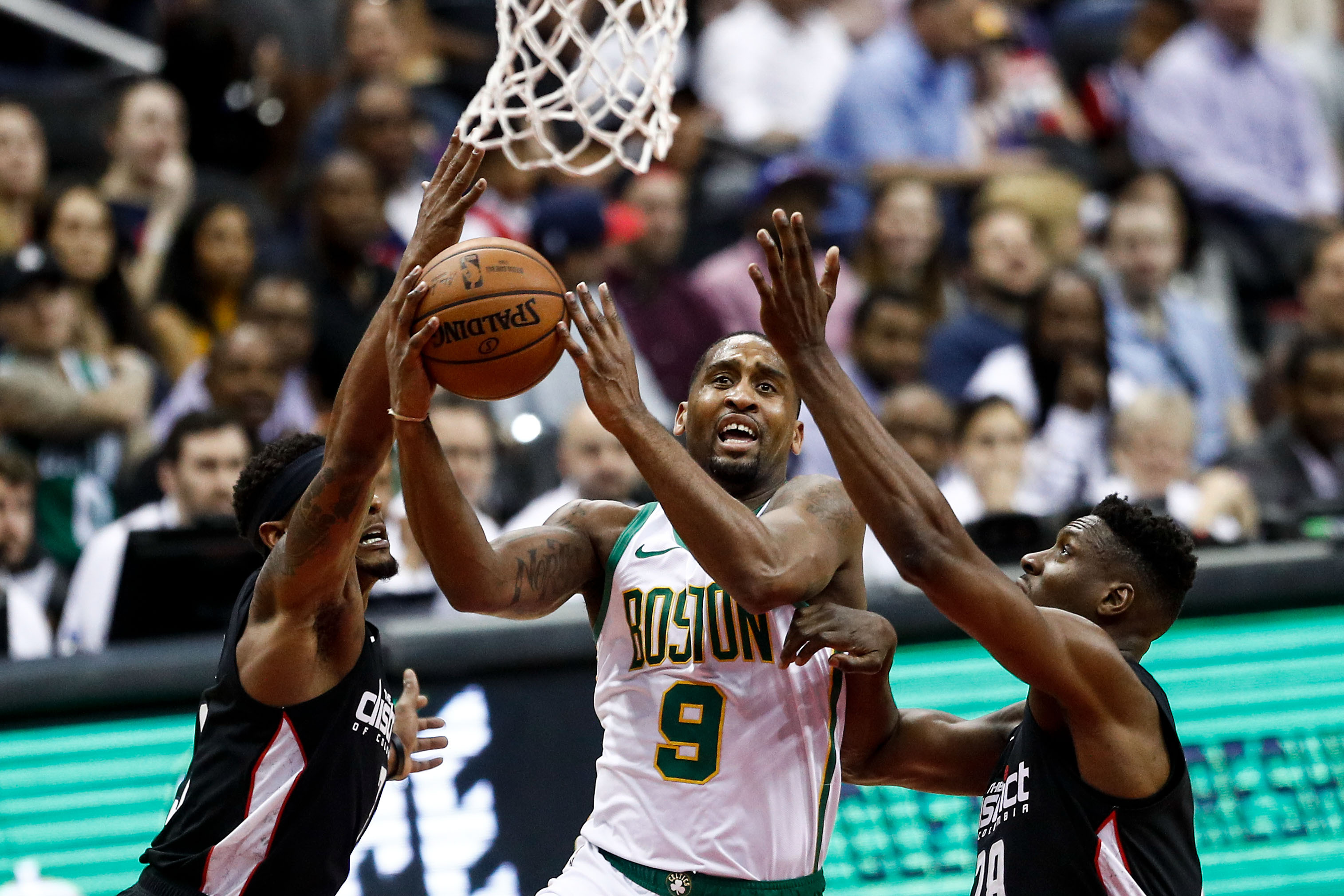 都灵vs比萨：乔瓦尼-西蒙尼、切-亚当斯首发，阿金桑米罗、森佩尔出战（都灵对阵比萨：乔瓦尼-西蒙尼、切-亚当斯先发，阿金桑米罗与森佩尔登场）