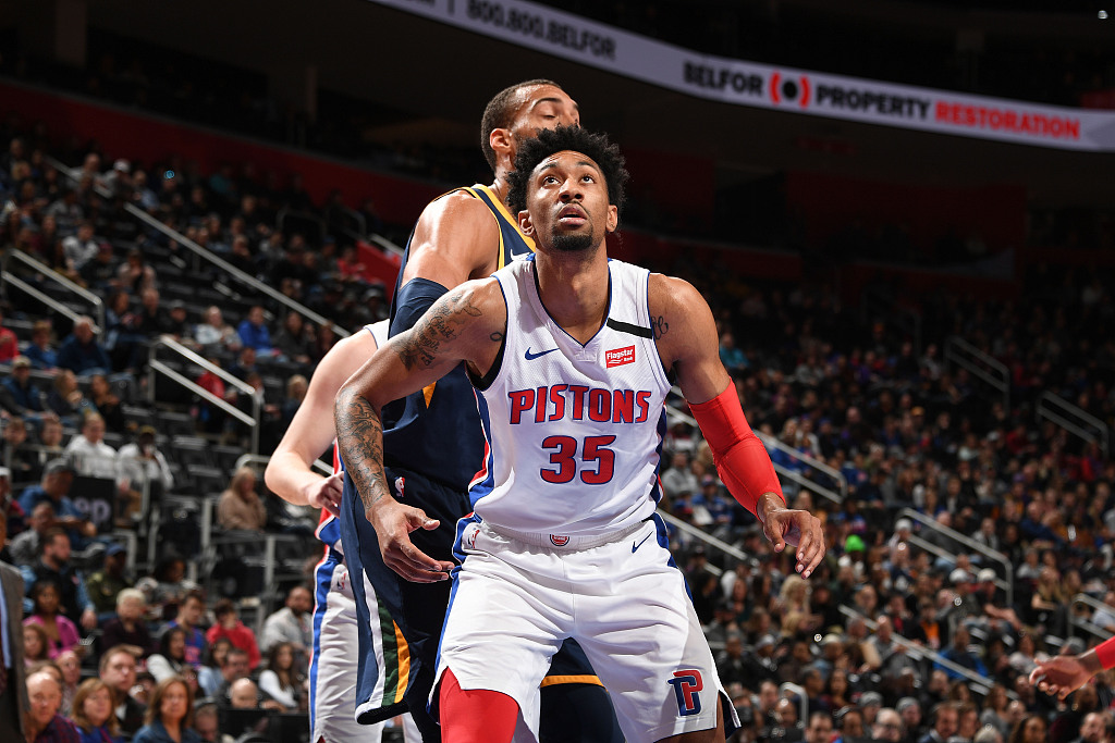 翻修球场，“连滚带爬”为的是“从从容容”（修缮球场：当下的“连滚带爬”，只为明日的“从容不迫”）