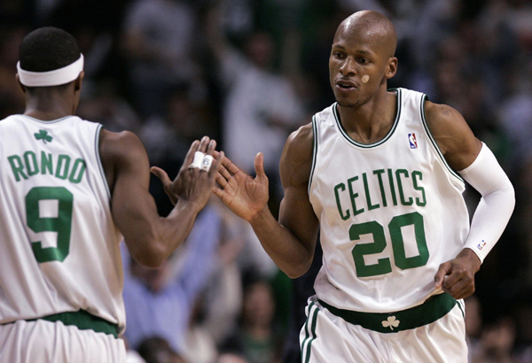 记者：佛罗伦萨球员不满基恩500万高薪，后者态度也存在问题（记者称佛罗伦萨队内对基恩500万年薪不满，其职业态度亦遭质疑）